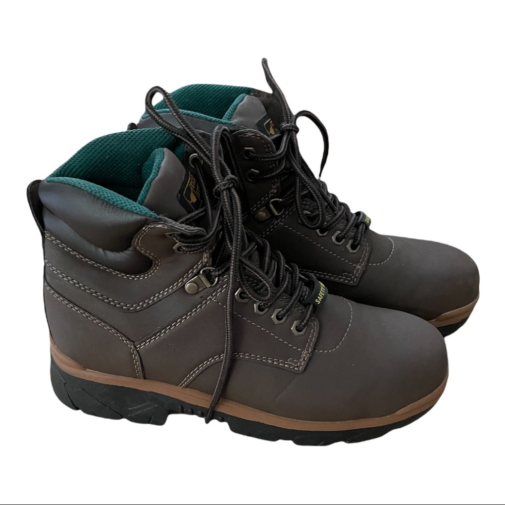 Snow boots mens size 9.5